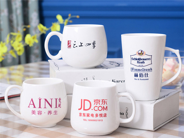 陶瓷(cí)杯打印(yìn)機-陶瓷杯噴繪機(圖1) 陶(táo)瓷杯打印機-陶瓷杯噴繪機(圖1)